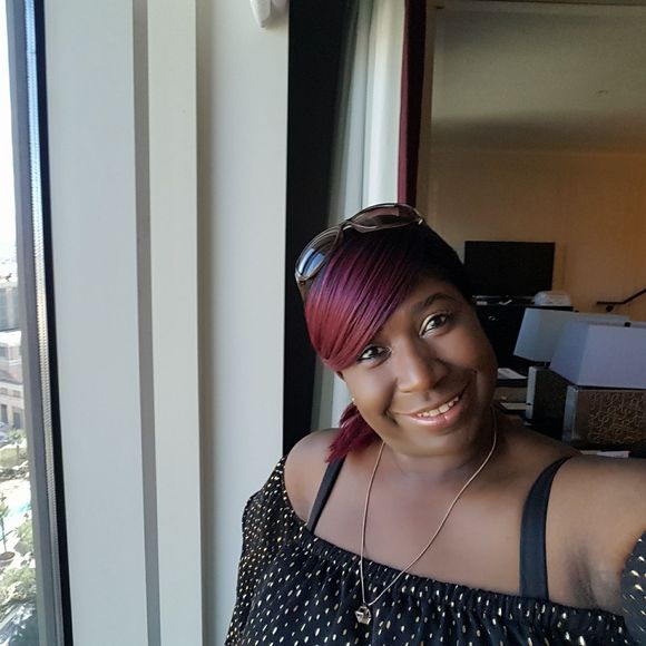 Meet your Posher, Tiffany - Picture 1 of 1